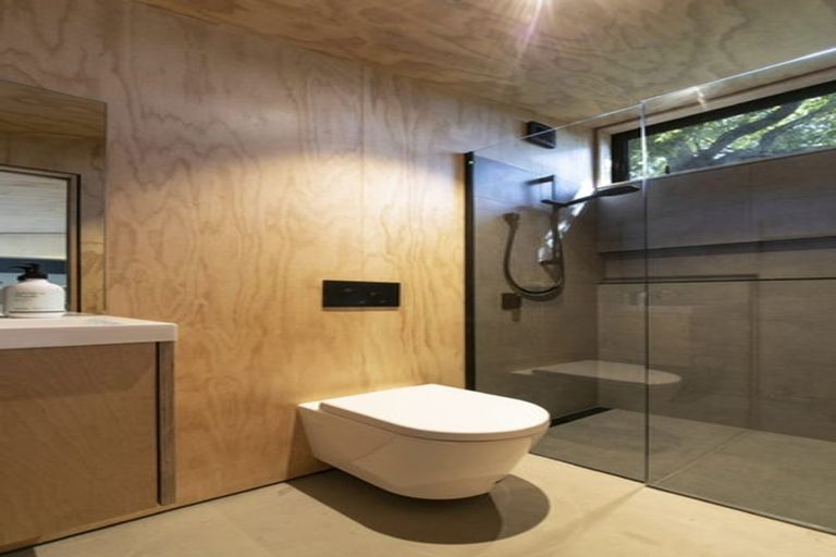 Photo of property in 3 George Avenue, Herald Island, Auckland, 0618