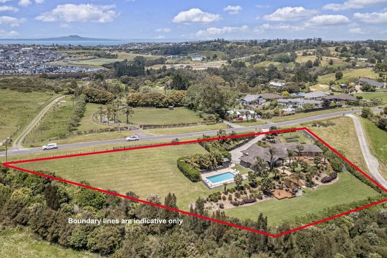 Photo of property in 127 Vaughans Road, Okura, Albany, 0792