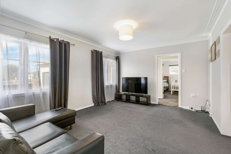 Photo of property in 20 Grove Road, Papakura, 2110