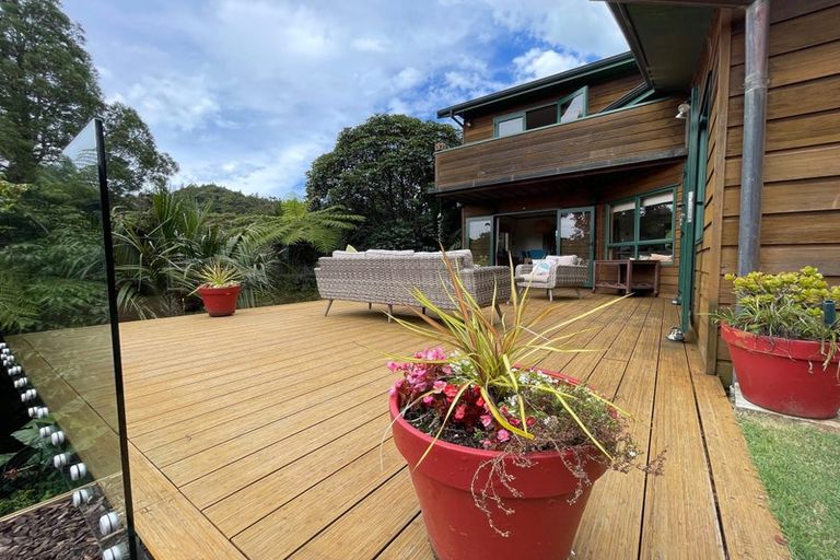 Photo of property in 214 Shaw Road, Oratia, Auckland, 0604