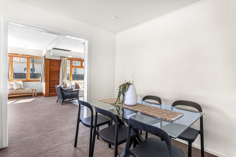 Photo of property in 35 Wilsons Road, Saint Martins, Christchurch, 8022