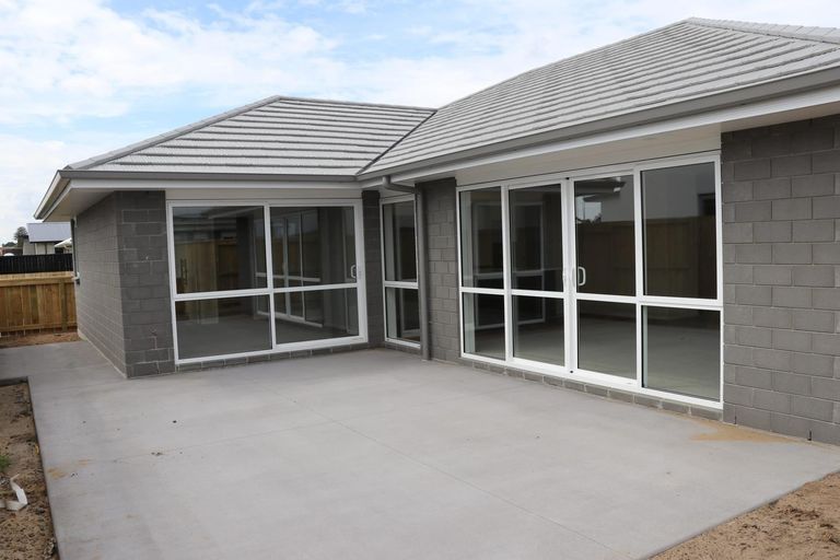 Photo of property in 75 Dunkeld Drive, Papamoa, 3118