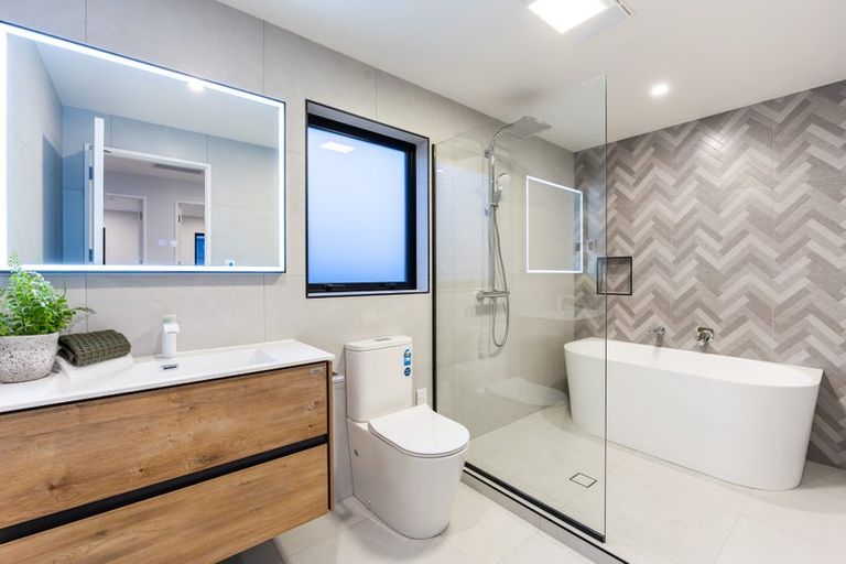 Photo of property in 54 Kumukumu Road, Long Bay, Auckland, 0630