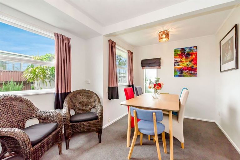 Photo of property in 43 Walton Road, Paraparaumu Beach, Paraparaumu, 5032