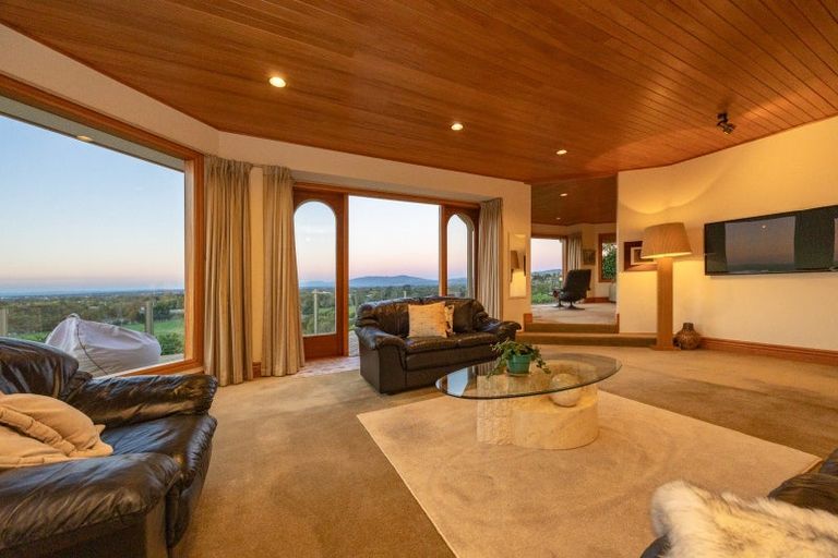 Photo of property in 96 Clifton Terrace, Fitzherbert, Palmerston North, 4410