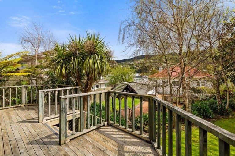 Photo of property in 36 Hinau Street, Tawa, Wellington, 5028