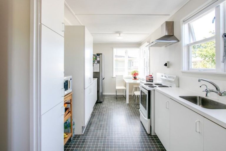 Photo of property in 48 Russell Road, Marewa, Napier, 4110