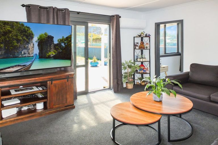 Photo of property in 55 Koputara Road, Himatangi Beach, Foxton, 4891