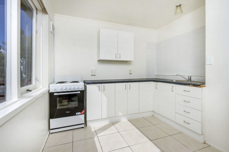 Photo of property in 1/91 Verran Road, Birkenhead, Auckland, 0626