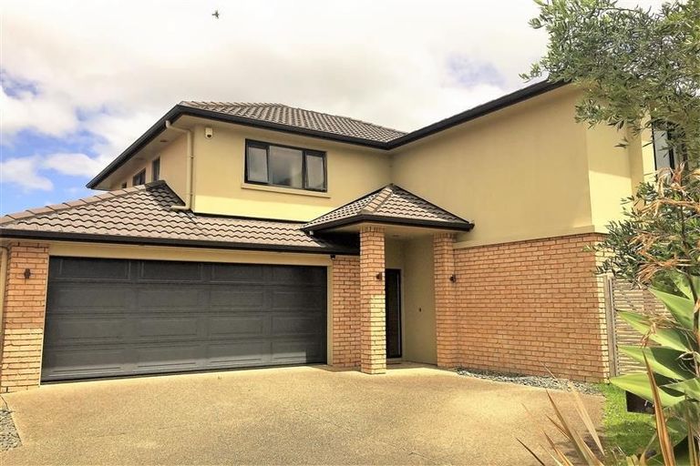 Photo of property in 77 Wayne Francis Drive, Flat Bush, Auckland, 2016