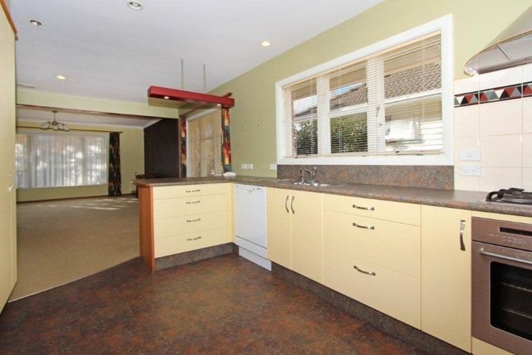 Photo of property in 37 Fairfield Avenue, Fairfield, Lower Hutt, 5011