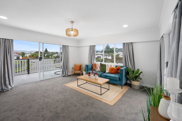 Photo of property in 6a-b Simcox Street, Otaki Beach, Otaki, 5512
