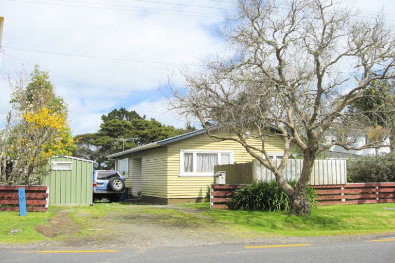 Photo of property in 3 Ferry Parade, Herald Island, Auckland, 0618