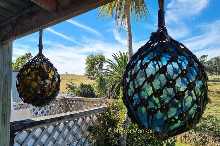 Photo of property in 32 Sandy Beach Road, Tinopai, 0593