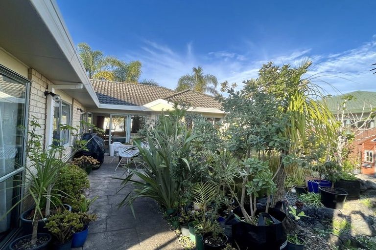 Photo of property in 179 Lakeside Drive, Orewa, 0931