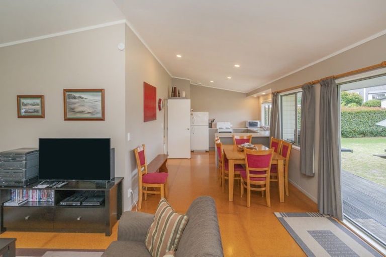 Photo of property in 14 Crown Reef, Pauanui, Hikuai, 3579