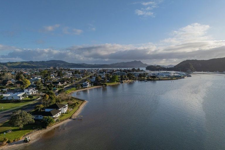 Photo of property in 96 Albert Street, Whitianga, 3510