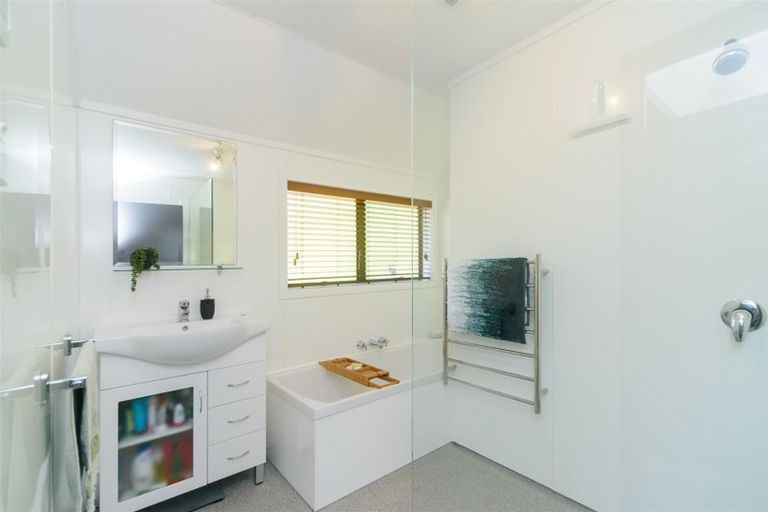 Photo of property in 120 Atawhai Road, Fitzherbert, Palmerston North, 4410