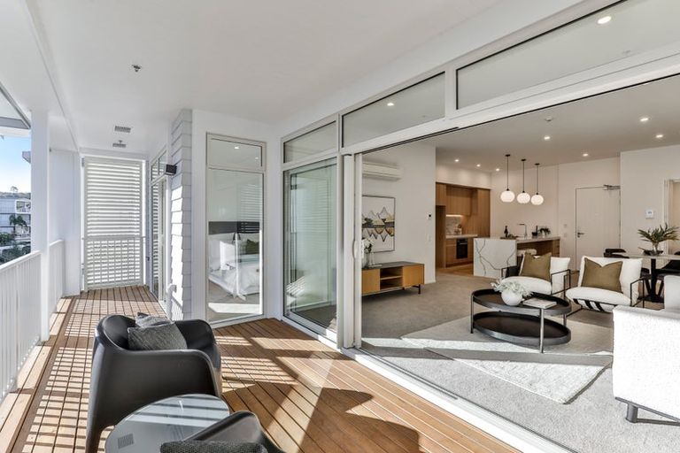 Photo of property in 135 Hibiscus Drive, Orewa, 0931