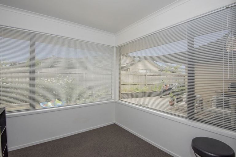 Photo of property in 12 Kowi Lakes Drive, One Tree Point, 0118