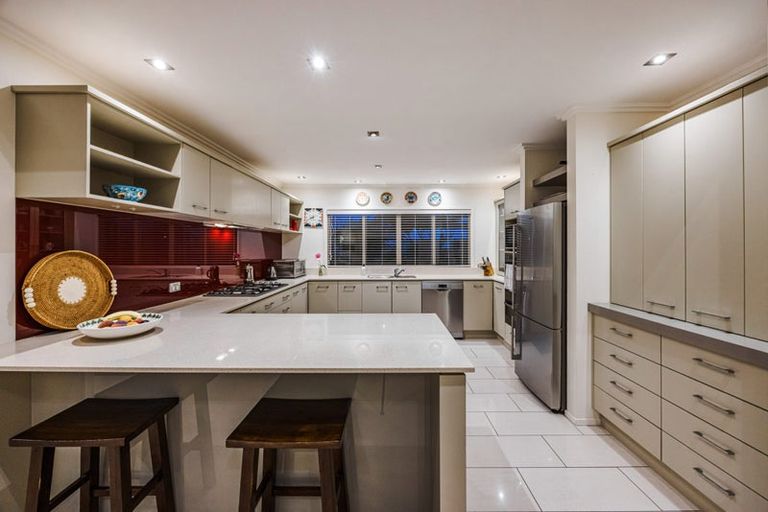 Photo of property in 3 Willowgrange Place, Pukekohe, 2120