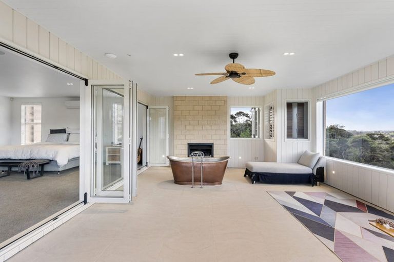 Photo of property in 194 Greenhithe Road, Greenhithe, Auckland, 0632