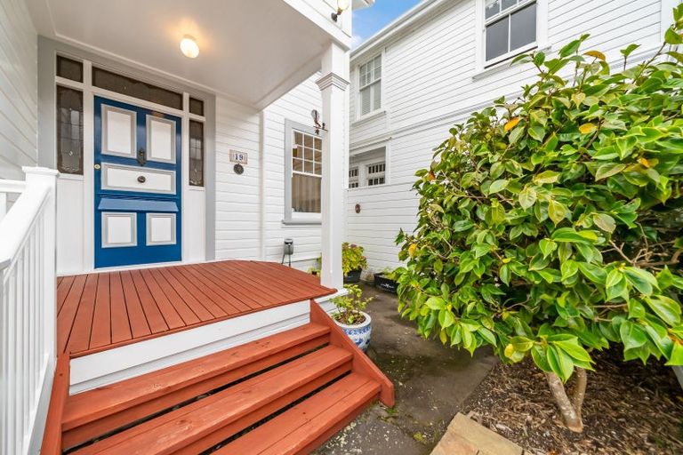Photo of property in 19 Selwyn Terrace, Thorndon, Wellington, 6011