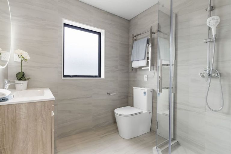 Photo of property in 48 Elevation Street, Flat Bush, Auckland, 2019