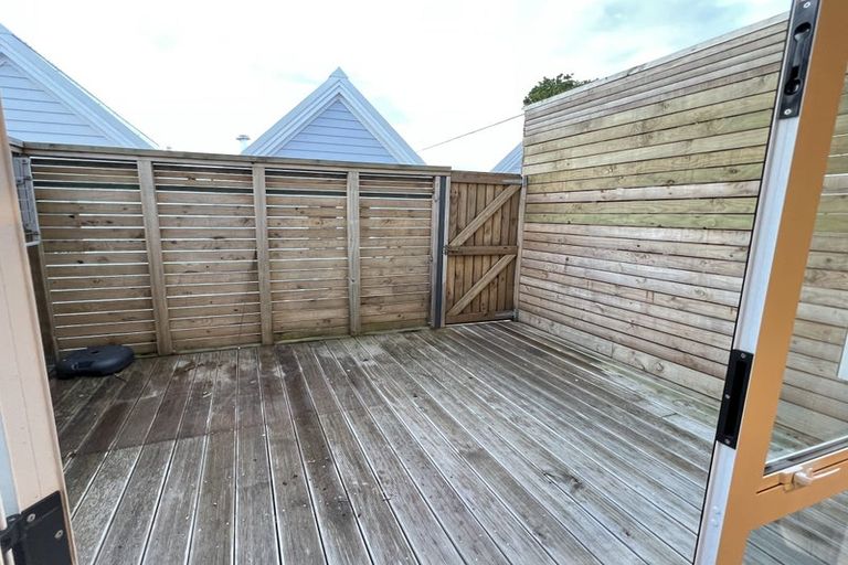 Photo of property in 31-41 Pirie Street, Mount Victoria, Wellington, 6011