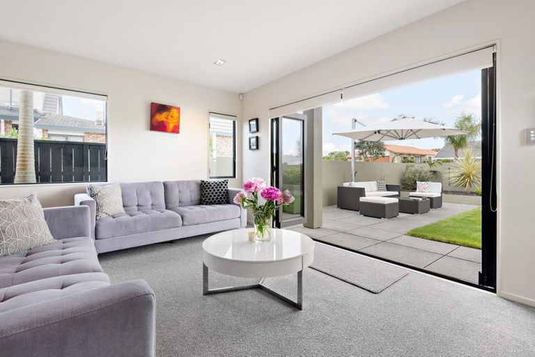 Photo of property in 48a Picasso Drive, West Harbour, Auckland, 0618