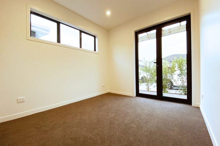 Photo of property in 4 Millfield Lane, Papakura, 2110