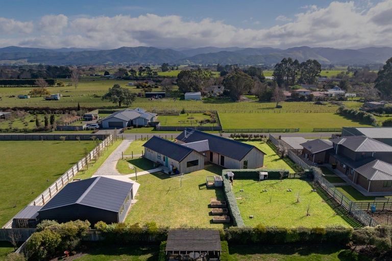 Photo of property in 1 Remutaka Lane, Carterton, 5713