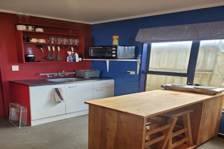 Photo of property in 8 Bury Grove, Strathmore Park, Wellington, 6022