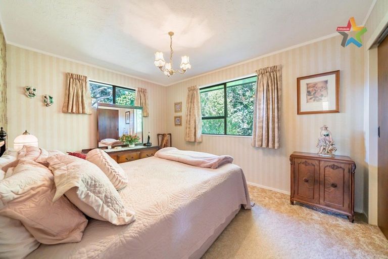 Photo of property in 80 Gemstone Drive, Birchville, Upper Hutt, 5018