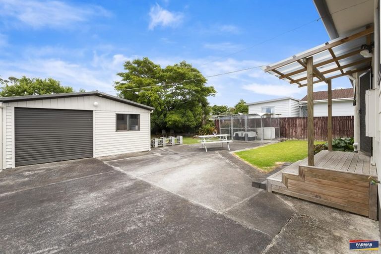 Photo of property in 8 Funnell Place, Manurewa, Auckland, 2102