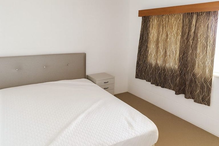 Photo of property in 118 Pupuke Road, Hillcrest, Auckland, 0627