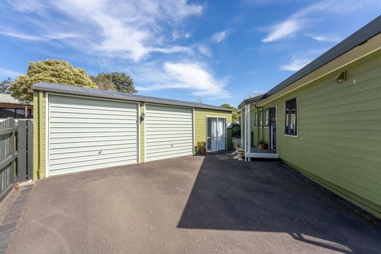 Photo of property in 88 Queens Road, Waikanae Beach, Waikanae, 5036