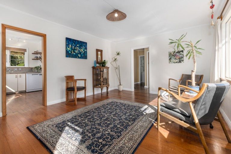 Photo of property in 166 Wellington Road, Paekakariki, 5034