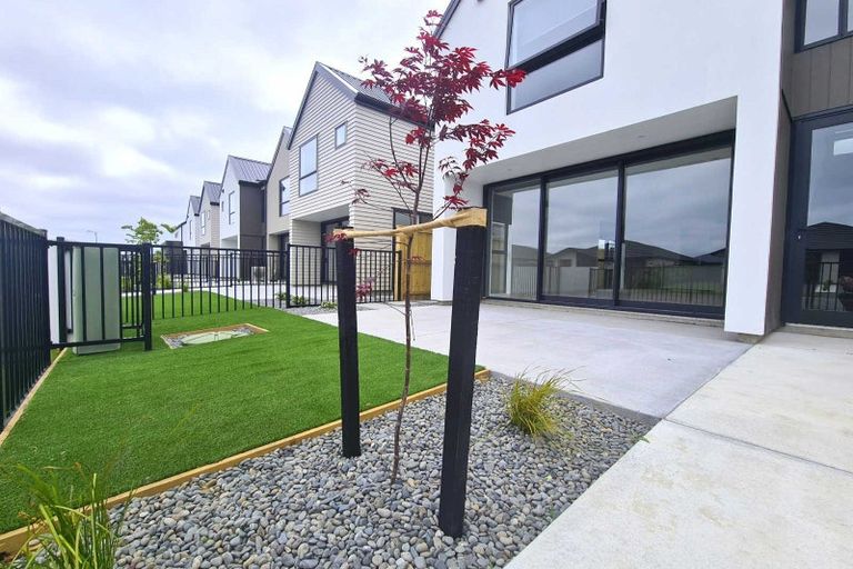 Photo of property in 8/6 Skibbereen Drive, Halswell, Christchurch, 8025