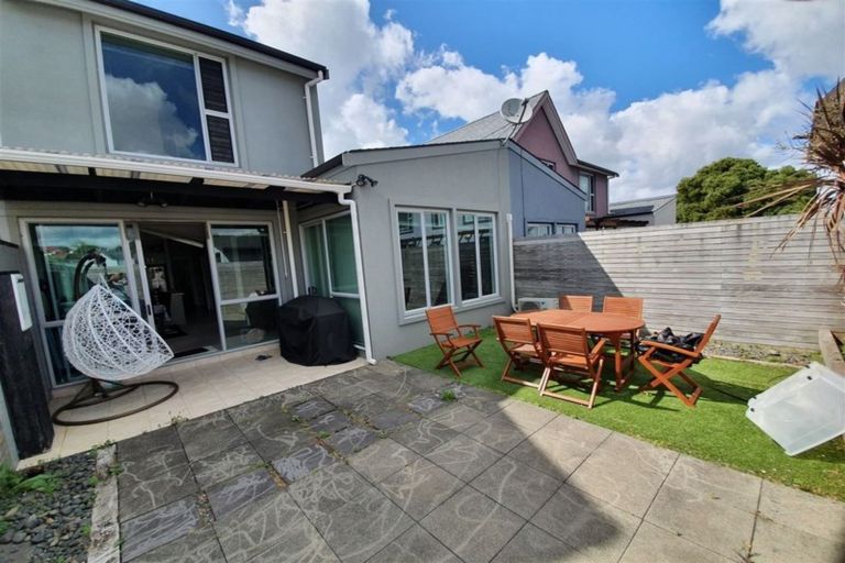 Photo of property in 11d Clearwater Cove, West Harbour, Auckland, 0618