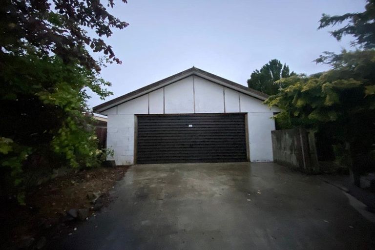 Photo of property in 2 Resolution Place, Bryndwr, Christchurch, 8053