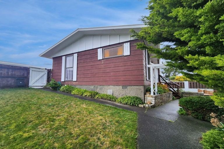 Photo of property in 14a Mossburn Grove, Kelson, Lower Hutt, 5010