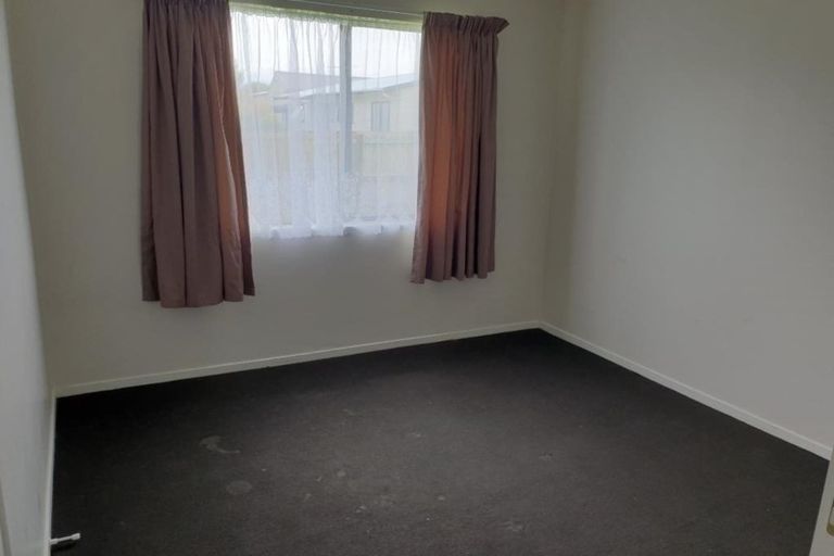 Photo of property in 2/27 Templeton Place, Clendon Park, Auckland, 2103