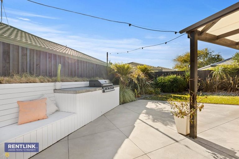 Photo of property in 19 Checketts Place, Papamoa Beach, Papamoa, 3118