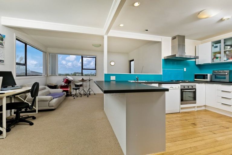 Photo of property in 102 Sunrise Avenue, Mairangi Bay, Auckland, 0630