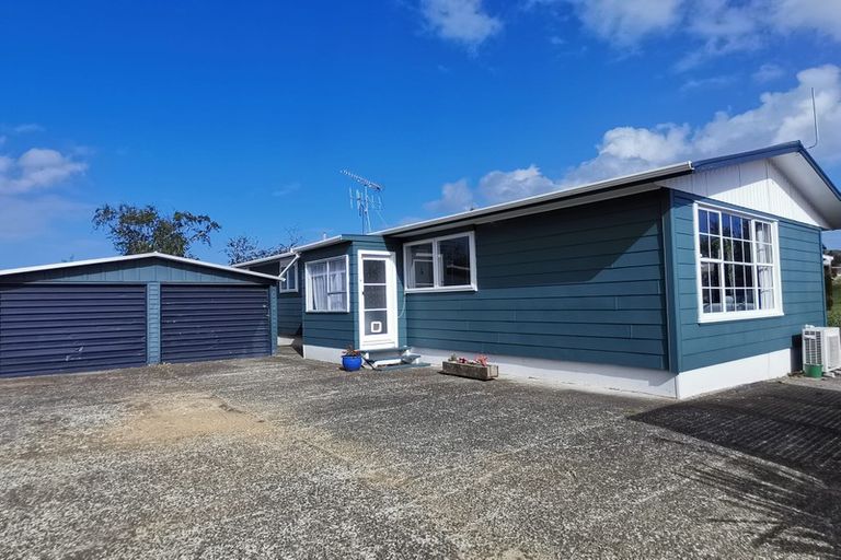 Photo of property in 9 Whaka Street, Maungaturoto, 0520