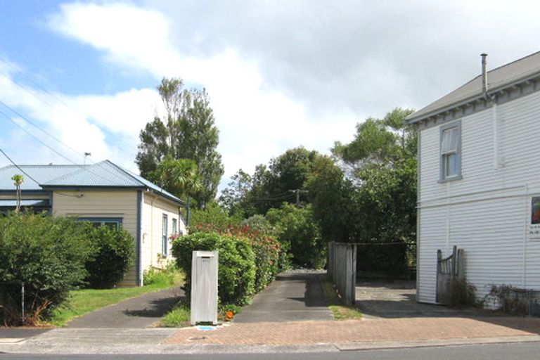 Photo of property in 126 Hinemoa Street, Birkenhead, Auckland, 0626