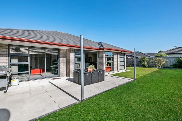 Photo of property in 6 Leet Crescent, Papamoa Beach, Papamoa, 3118