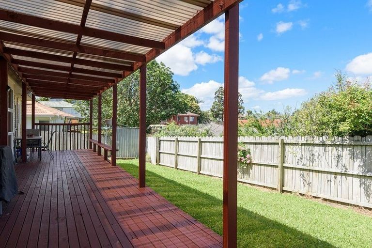 Photo of property in 49 Patts Avenue, Glendene, Auckland, 0602