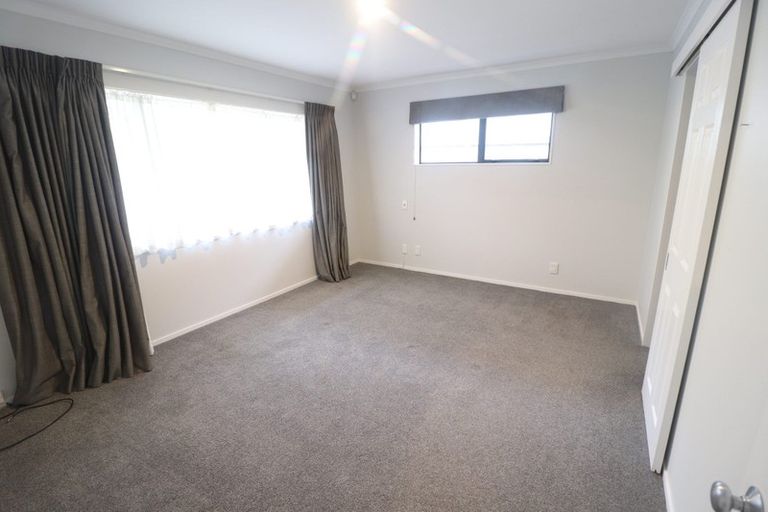 Photo of property in 12 Thomas Hamer Place, Greenhithe, Auckland, 0632